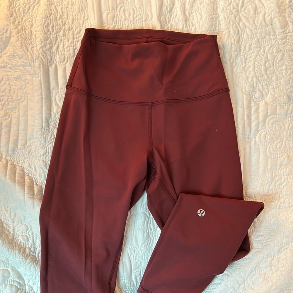 Size 6 Wunder Train High-Rise Legging 25” in Red Merlot